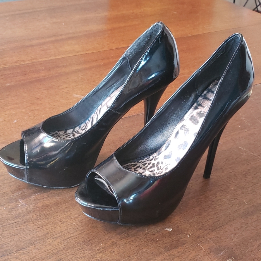 Peep toe black heels